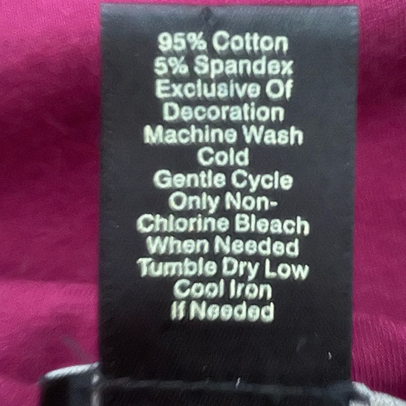 Ann Taylor woman’s cranberry long sleeve top, size medium - Picture 6 of 6